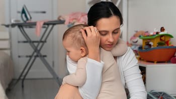 Oficial | El Gobierno le prohíbe la pensión por nacimiento o adopción a esta lista de 3000 personas