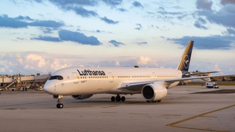 Oficial | Esta famosa aerolínea se despide del equipaje de mano y desde ahora cobrará por todos los carry-on