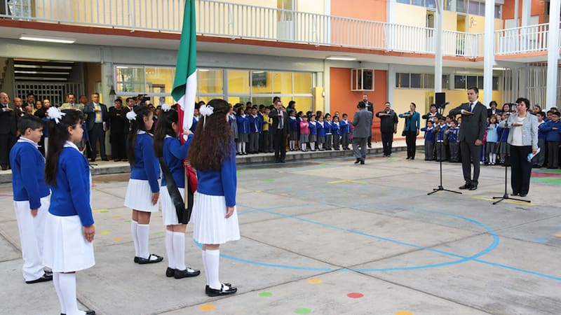 Oficial | La SEP cambia las reglas y la escolta escolar ya no será para los alumnos con mejores calificaciones