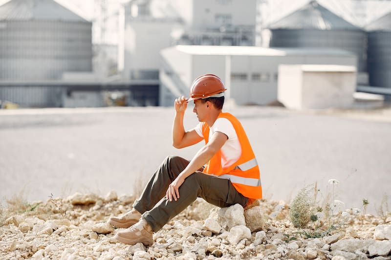 Oficial | Los sindicatos reclaman más protección para los trabajadores expuestos a temperaturas extremas. Fuente: Freepik.