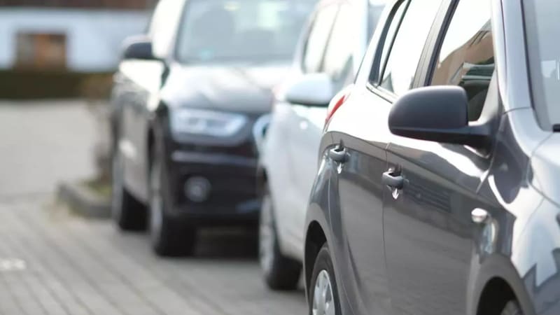Oficial | Prohibirán tener más de un coche por vivienda a partir de esta fecha
