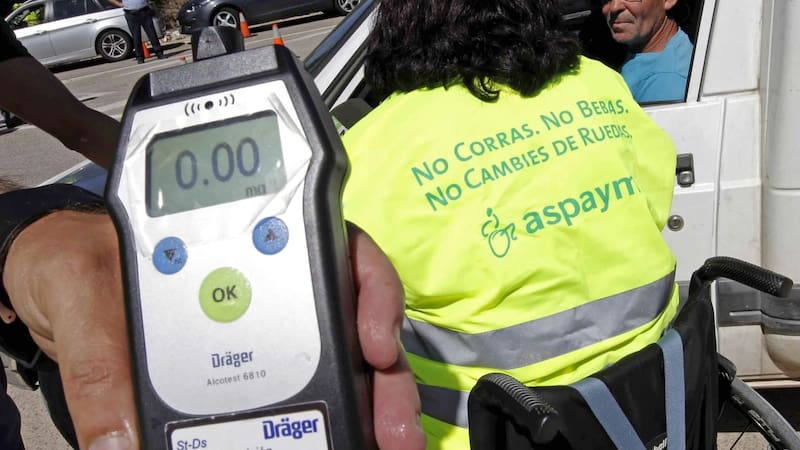 Oficial | Si das positivo en alcohol, tu coche no arrancará: el cambio que llega al país