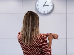 Oficial y confirmado | El Gobierno anunció que vuelve el cambio de hora en todo el país para marzo: así quedarán todos los relojes