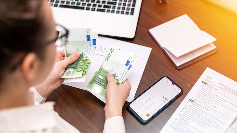 Oficial y confirmado | El Gobierno aumentó los salarios en julio, pero no le ganaron a la inflación. Fuente: Freepik