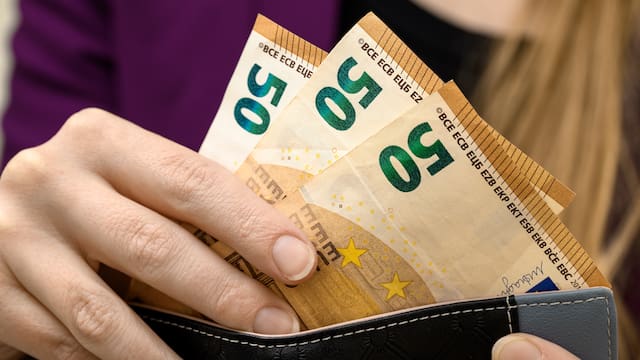 Oficial y confirmado | El Gobierno aumentó los salarios en julio, pero no le ganaron a la inflación
