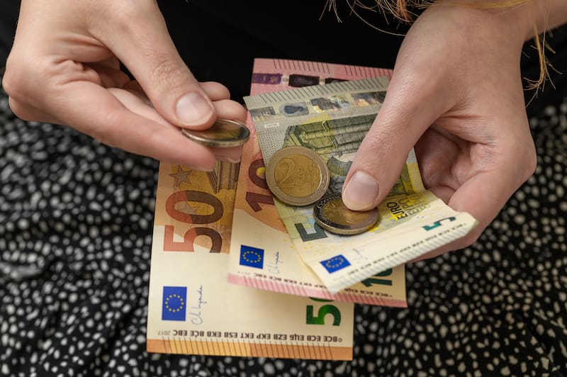 Oficial y confirmado | La Unión Europea cambia las reglas sobre el uso de dinero en efectivo para todos los países miembros (foto: Shutterstock)