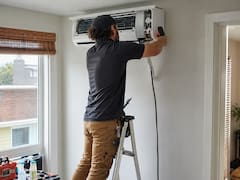 Oficial y confirmado | Los ayuntamientos pueden multar con hasta 20.000 euros a los vecinos que instalen el aire acondicionado sin permiso
