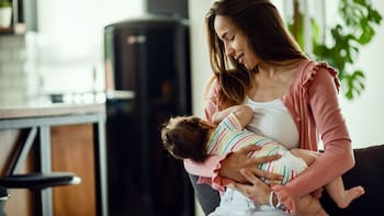 Oficial y Confirmado: todas las madres de niños pequeños podrán deducir 460 euros de la Renta en 2026