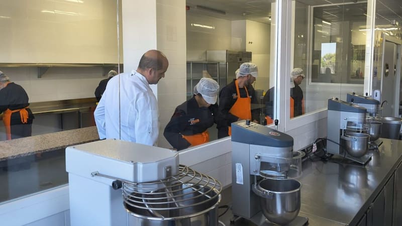 Ofrecen cursos gratuitos para acceder a empleos con rápida salida laboral y sueldos de 1300 euros mensuales: cómo inscribirse. Foto: Ayuntamiento de Madrid