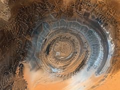 Impactante hallazgo en el Sahara: las misteriosas mesas y el “ojo” gigante que desconciertan a la NASA