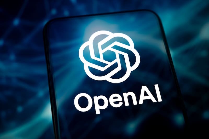 "Ya no creo que podamos simplemente corregir todos los fallos", afirmó el CEO de OpenAI sobre las vulnerabilidades que pueden detectar los modelos de IA.