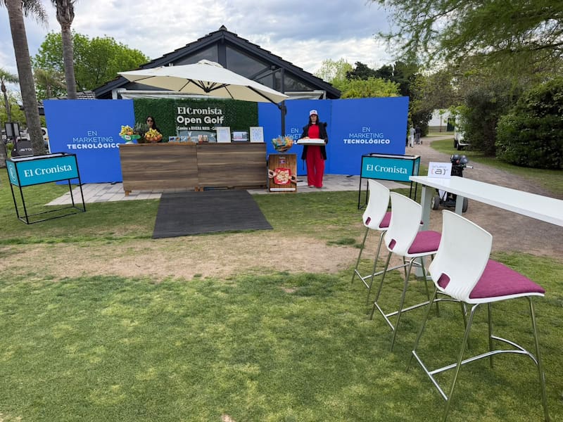 La puesta en escena del evento contó con espacios de confort para el descanso de los golfistas.