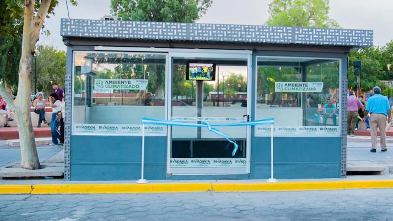 Orgullo argentino: la localidad que construyó la primera parada de colectivos con aire acondicionado. Foto: Municipio de Rivadavia