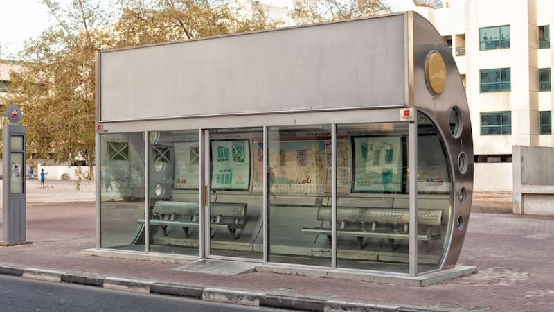 Orgullo nacional: la primera parada de bus con sistema de climatización que es única en la provincia. Foto: Shutterstock