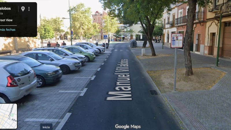 Parada de la línea 11, sobre la calle Manuel Villalobos, Sevilla. Foto: Google Maps