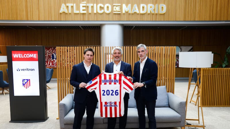 Óscar Mayo Pardo (Director General de Ingresos y Operaciones de Atlético de Madrid), Marcelo González (CEO y cofundador de Veritran) y René Abril Martín (Director de Tecnología y Desarrollo Digital de Atlético de Madrid).