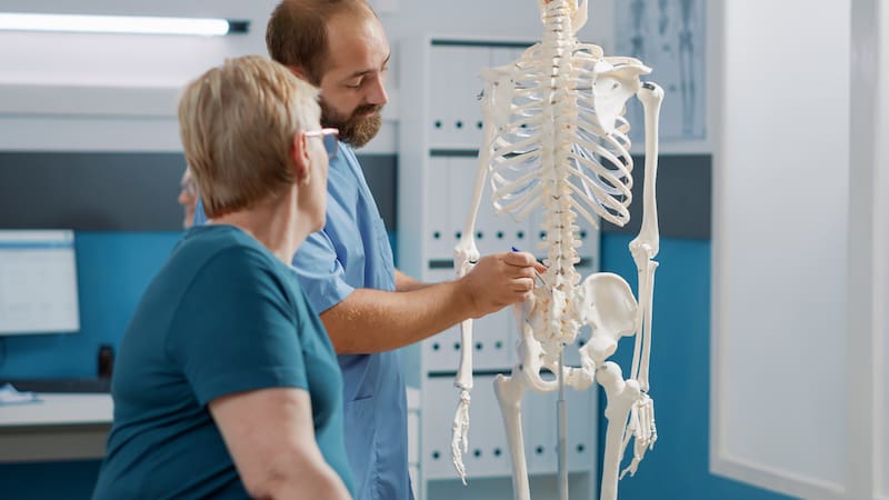 Cómo prevenir la osteoporosis en casa.