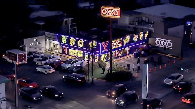 Oxxo impulsa a Femsa: las acciones del grupo suben en la BMV tras un reporte mejor a lo esperado