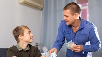 Marta Ruiz, analista económica: “Si unos padres ingresan 300 euros todos los meses a sus hijos para ayudar en la hipoteca y no se devuelven, se considera donación”