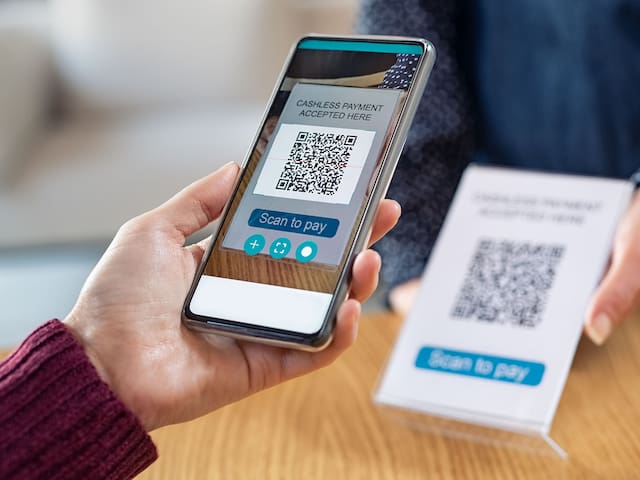 Pagar con QR en cualquier comercio, directo de tu saldo en dólares: esta billetera ahora lo permite