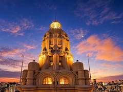 Invirtieron más de u$s 300.000 en el único edificio porteño con faro: tienen restaurante con roof top y hacen tours privados