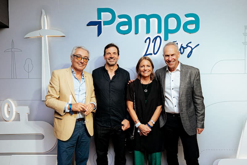 Ricardo, Gustavo y Marcelo junto a María Tettamanti, secretaria de Energía de la Nación