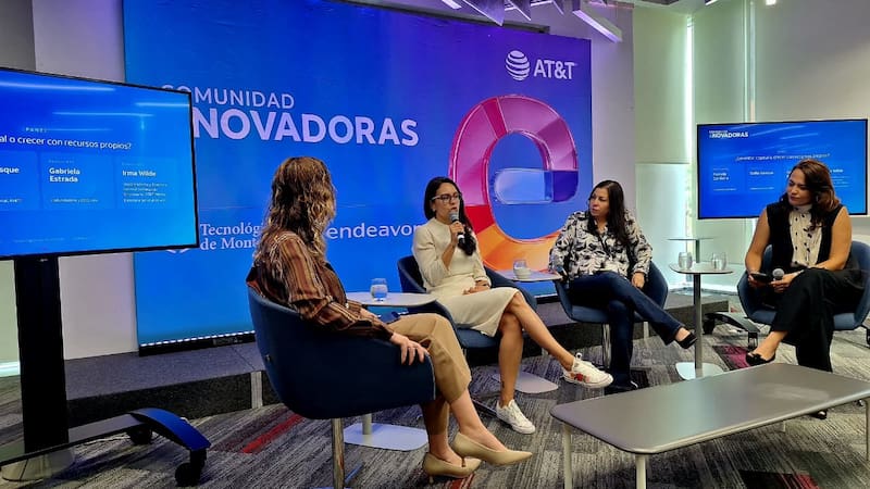 Panelistas de eNovadoras de AT&T