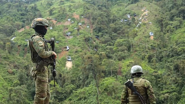 Presidente Petro confirmó la muerte de un menor en un bombardeo contra las FARC: “Víctima del reclutamiento forzado”