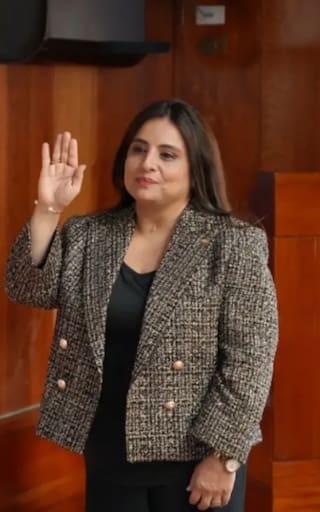 Cambio en la Corte Constitucional: Meneses fija postura ante tensiones con el Ejecutivo