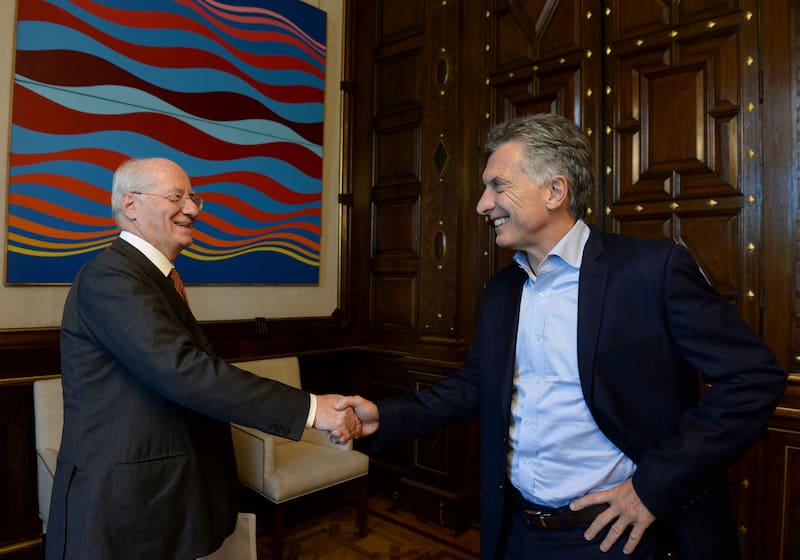 zzzznacp2 NOTICIAS ARGENTINAS BAIRES MARZO 23 El presidente Mauricio Macri recibió hoy en su despacho de la Casa Rosada a los CEO de Techint, Paolo Rocca, y de Tecpetrol, Carlos Ormaechea. También participaron del encuentro el gobernador de Neuquén, Omar Gutiérrez; el ministro de Energía y Minería, Juan José Aranguren; el secretario de Coordinación de Políticas Públicas, Gustavo Lopetegui, y los dirigentes sindicales Guillermo Pereyra y Manuel Arévalo. FOTO NA presidencia zzzz