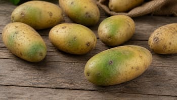 ¿Es peligroso comer papas con tonos verdes en la cáscara? La advertencia que pocos conocen antes de cocinarlas