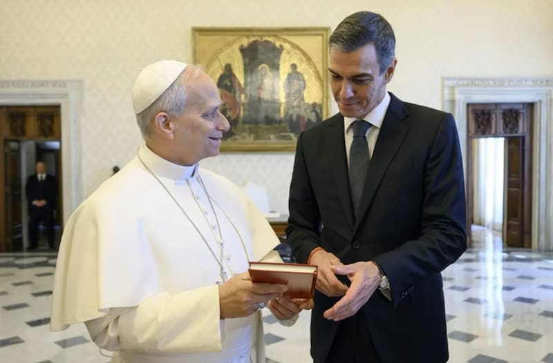 El papa León XIV y Pedro Sánchez durante su visita a España