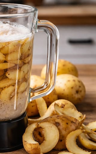 Licuar cáscara de papa con bicarbonato: por qué recomiendan hacerlo y para qué sirve