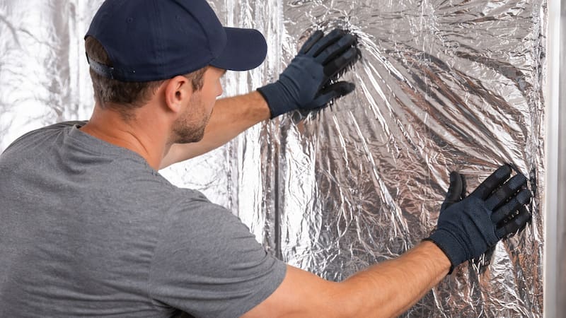 Por qué poner papel aluminio en las paredes: la recomendación de los arquitectos para cuidar su casa.