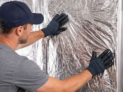 Poner tiras de papel aluminio en la pared: para qué sirve y porqué recomiendan hacerlo