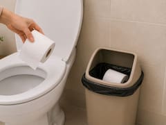 Tirar el papel higiénico al inodoro o a la basura: cuál es la forma correcta y por qué recomiendan hacerlo solo de esta manera