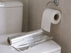 Colocar papel higiénico y aluminio en el baño: por qué lo recomiendan y para qué sirve