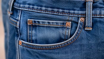 Para qué sirve el bolsillo pequeño de los jeans y por qué todavía se conserva