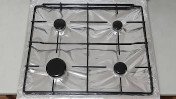 Poner papel aluminio en la estufa de la cocina: por qué los expertos los recomiendan y cómo se hace