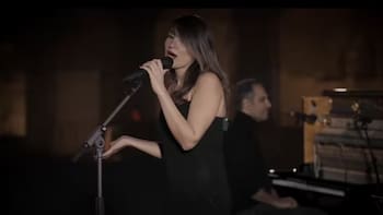 Cantó sin hiyab y recibió una condena de 74 latigazos: la historia de la artista que desafió al régimen iraní