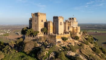 Parece Disney pero queda en Andalucía: el castillo que está a media hora de Córdoba y debes visitar una vez en la vida