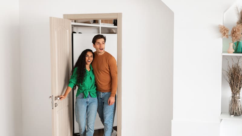 Remodelaban una casa antigua y al quitar la alfombra se encontraron con un tesoro de diamante escondido. Foto (Shutterstock)