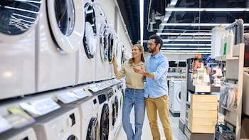 El Gobierno anuncia una nueva ayuda de 300 euros para cambiar los electrodomésticos de casa: quiénes pueden acceder a ella