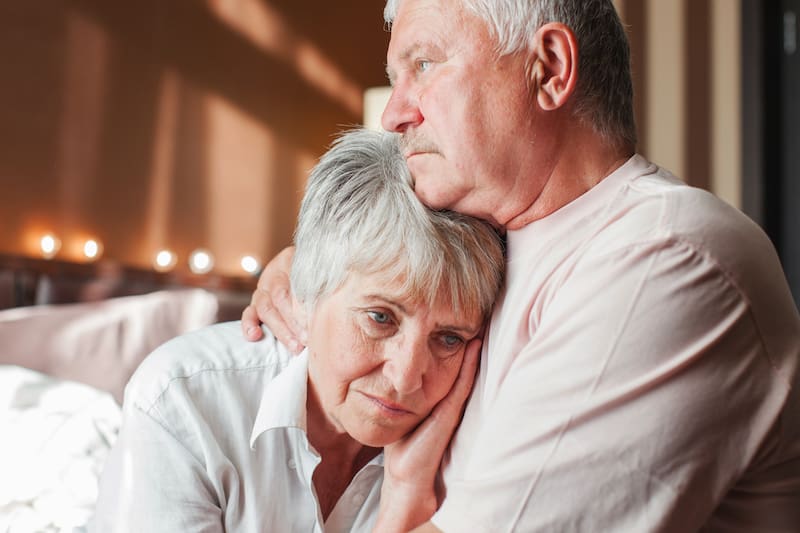 Cumplir los años mínimos de cotización y acreditar la patología incluida en el listado oficial son requisitos esenciales para acceder a la pensión sin penalización.