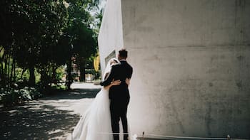 Se dispara el retiro por matrimonio en Afores y parejas lo usan como salvavidas financiero