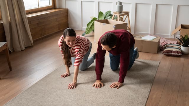 Limpiar las alfombras en un día soleado y con ventanas abiertas: por qué recomiendan hacerlo de esta manera