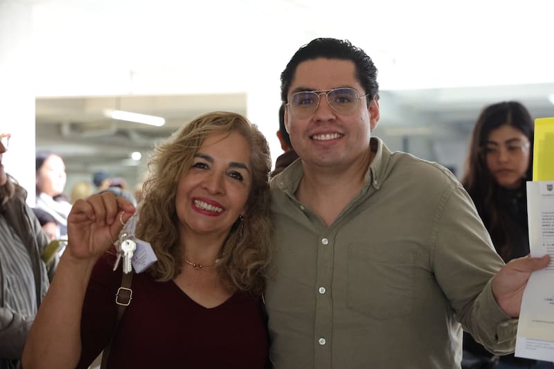 Jornada de entrega de llaves de casas de interés sociales del INVI.