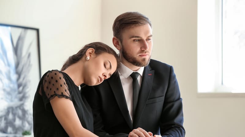 Qué establece la Ley de Sucesiones en España cuando uno de los herederos no puede ser localizado, cómo funciona la declaración de ausencia y qué mecanismos legales permiten desbloquear el reparto de la herencia.