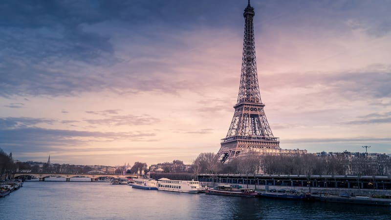Buscan voluntarios para vivir en París.