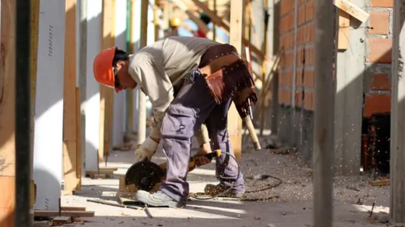 Paritaria UOCRA: de cuánto es el nuevo aumento y cómo quedan las escalas salariales hasta noviembre 2026